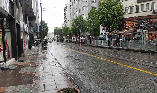 Yağmur, vatandaşların hafta sonu gezisine engel oldu