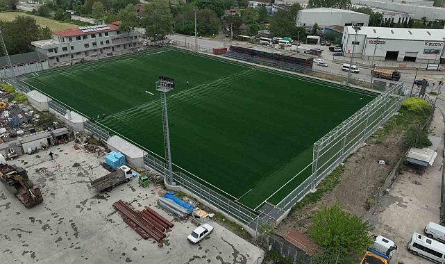 Yakup Altun Stadı&#039;nda sentetik çim seriliyor