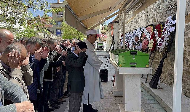 Yalova'daki tersane kazasında hayatını kaybeden Özkan Kara, Sivrihisar'da defnedildi