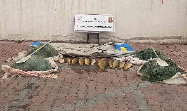 Yasak yöntemlerle balık avlayan 4 şahsa suçüstü yakalandı