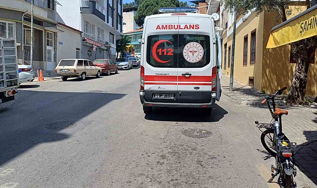 Yayaya çarpan elektrikli bisiklet sürücüsü yaralandı