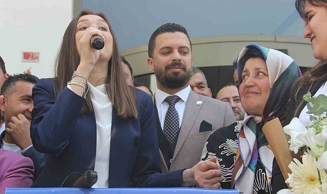 Yeni Başkan Durbay'ın annesinden gurur gözyaşları