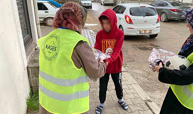 Yetim ve öksüz çocuklara bayram sevinci yaşatıldı