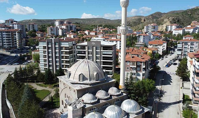 Yıkılma tehlikesi bulunan minarenin çevresindeki binalar tahliye kararı