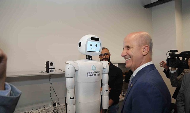 YÖK Başkanı Özvar'dan BTÜ Robot Merkezine tam not