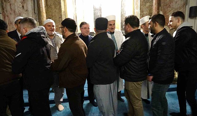Yozgat'ta vatandaşlar bayram namazı için camilere akın etti
