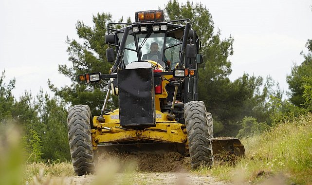 Yunusemre'den Yağcılar'da ova yolu çalışması