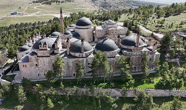 Yüzyıllara meydan okuyan Seyyit Battal Gazi Külliyesi havadan görüntülendi