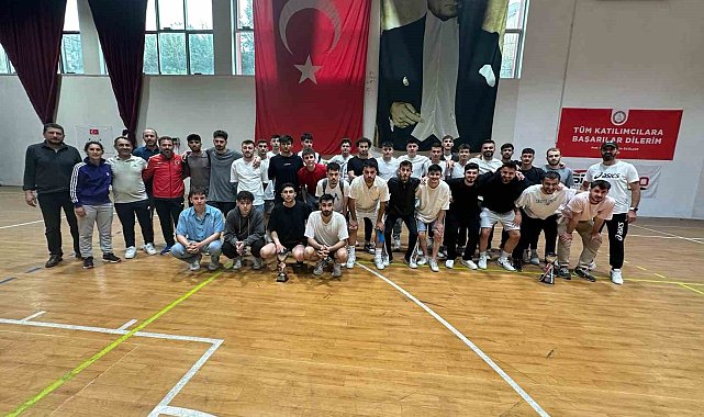 ZBEÜ'de Üniversiteler Arası Salon Futbolu Bölgesel Lig Grup Müsabakaları sona erdi