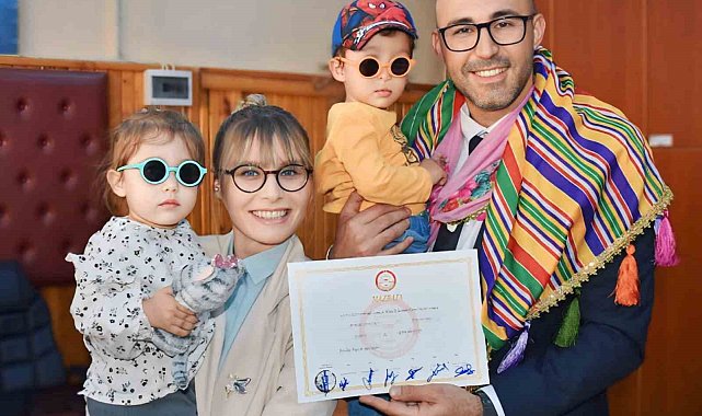 Zencirci, mazbatasını ikiz bebekleri ile birlikte aldı