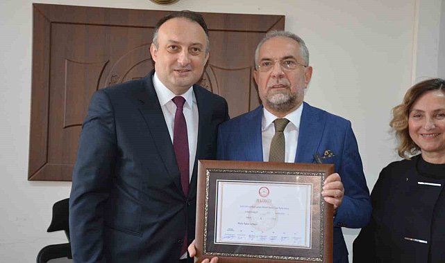Zile Belediye Şükrü Sargın mazbatasını aldı