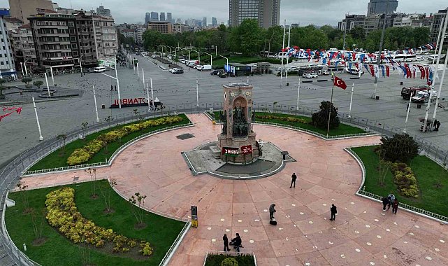 1 Mayıs kısıtlamalarından sonra boş kalan Taksim Meydanı havadan görüntülendi