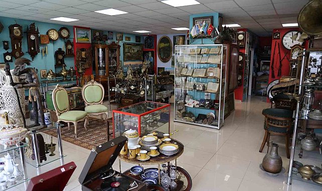 10 yaşında başlayan sevgi tutkuya dönüştü, iş yerini adeta müzeye çevirdi
