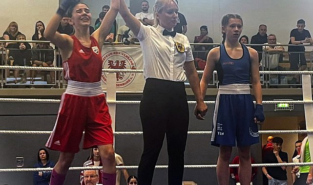 13 yaşındaki boksör Selina Çukur, Almanya'da şampiyon oldu