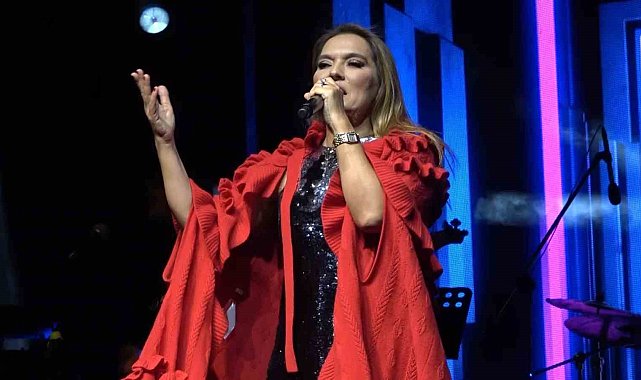 19 Mayıs Gençlik Şenliği Downtown'da doyasıya yaşandı, Demet Akalın sevenlerini hayran bıraktı
