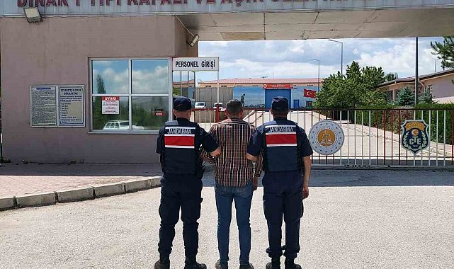 2 yıl 3 ay 10 gün hapis cezası ile aranan şahsı jandarma yakaladı
