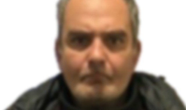 27 yıl önce nişanlısını, 16 yıl önce uykudaki annesini 18 bıçak darbesiyle öldüren katil yakalandı