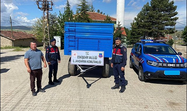 300 bin TL'lik römorku çalıp boyayan şahısları jandarma yakaladı