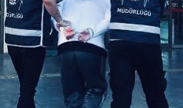'Atatürk'e hakaret' suçundan hapis cezasıyla aranan şahıs yakalandı