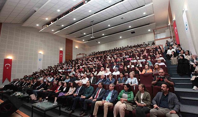 'Dünyanın geleceğinde bizleri neler bekliyor' paneli düzenlendi