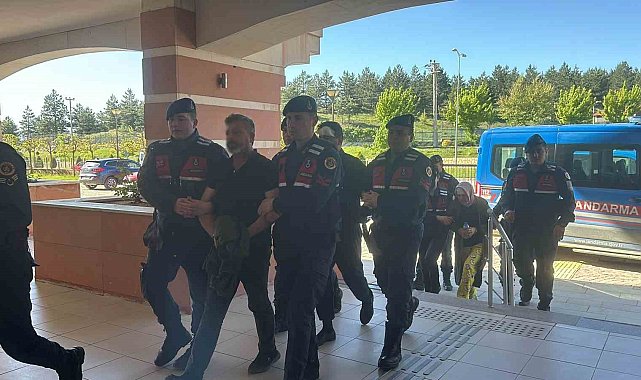 'Kesik baş' cinayetinde gözaltına alınan 3 zanlı adliyeye sevk edildi