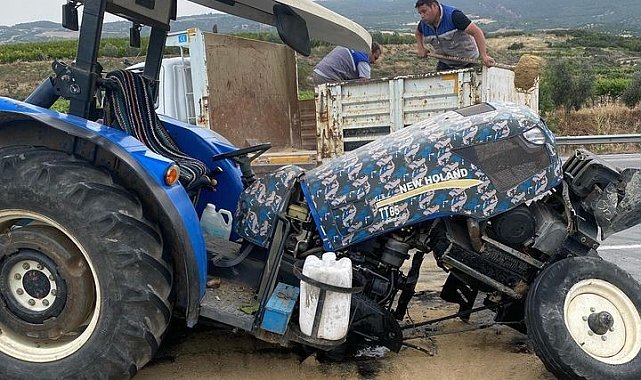 4 aracın karıştığı kazada traktör ortadan 2'ye bölündü