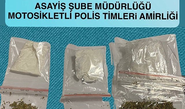 4 şüphelinin üzerinde 1 ruhsatsız tabanca ve uyuşturucu maddeler ele geçirildi