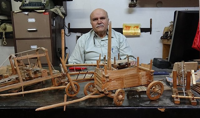 40 yıllık kasap, çocukların özlemlerini gidermek için yaptığı ahşap oyuncakları dükkanında sergiliyor