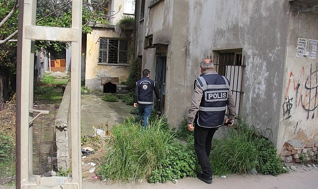 450 binden fazla şahsın GBT kontrolü yapıldı, 512 aranan şahıs yakalandı