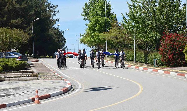 450 km pedal çevirerek Samsun'da ulaştılar