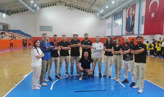 6 Kütahyalı hakem, Sakarya'da bocce, petank ve volo müsabakalarında görev aldı