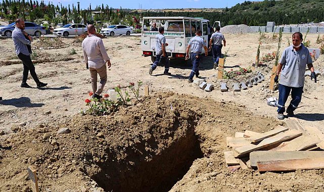ABD'de ölü bulunan Adanalı fenomenin mezarı açıldı, yeniden otopsi yapılacak