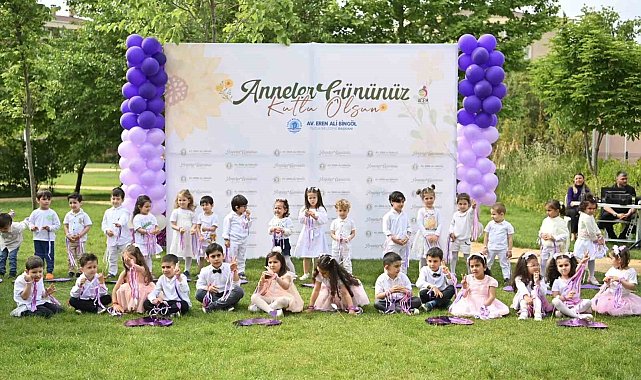 AÇEM'li miniklerden Anneler Günü sürprizi
