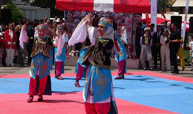 Adana'da 19 Mayıs Atatürk'ü Anma, Gençlik ve Spor Bayramı coşkusu