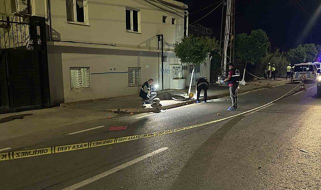 Adana&#039;da otomobil bisikletli yaşlı adama çarpıp kaçtı: 1 ölü