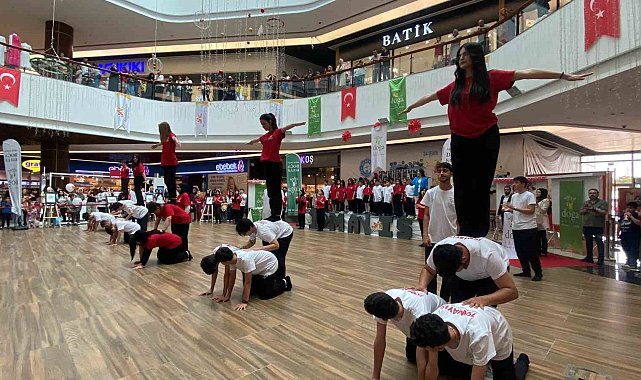 Adıyaman Doğa Koleji'nde 19 Mayıs coşkusu