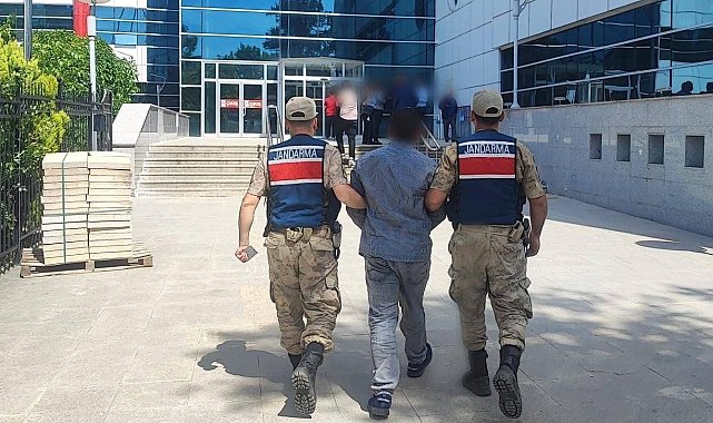 Adıyaman&#039;da göçmen kaçakçılığı operasyonu: 5 gözaltı