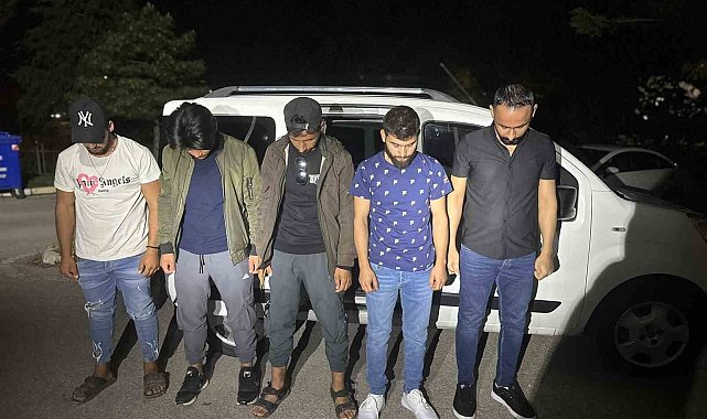 Afyonkarahisar'da kimliksiz 4 yabancı uyruklu şahıs yakalandı