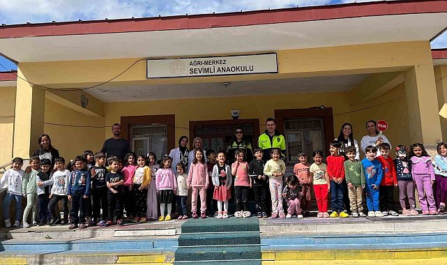 Ağrı'da öğrencilere trafik eğitimi verildi