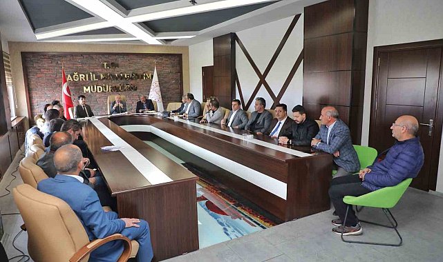 Ağrı'da "Türkiye Yüzyılı Maarif Modeli" müfredatı hakkında bilgilendirme toplantısı