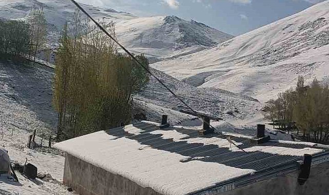 Ağrı'nın yüksek kesimleri Mayıs ayında karla kaplandı