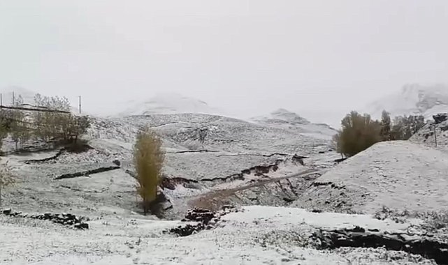 Ağrı&#039;nın yüksek kesimleri yağan karla beyaza büründü