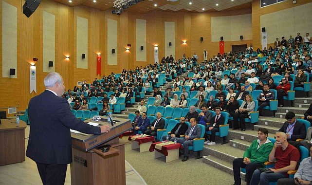Ahi Evran Tıp Öğrenci Sempozyumu'nda hekimlik konuşuldu