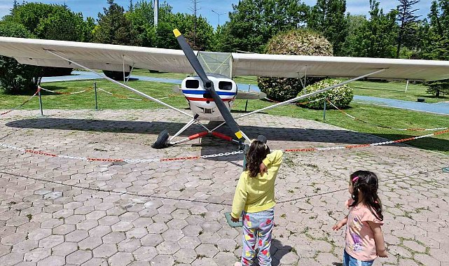 Ahmet Ara Engelsiz Kreş'te minikler yaşayarak öğreniyor