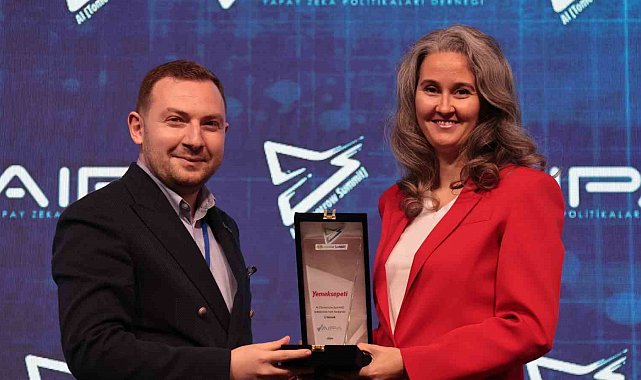AI Tomorrow Summit 2024'te 'E-Yemek' ödülünün sahibi Yemeksepeti oldu