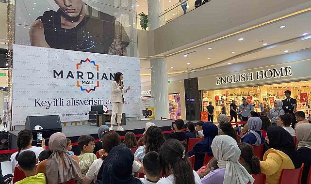 Akademisyen Anne, Anneler Günü'ne özel yüzlerce okuru ile buluştu