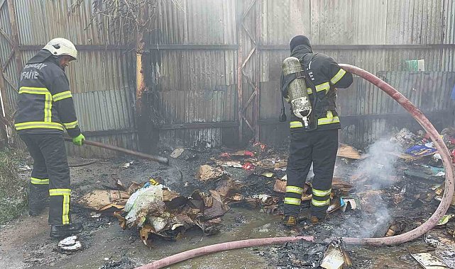Aksaray'da atık kağıt deposunda korkutan yangın