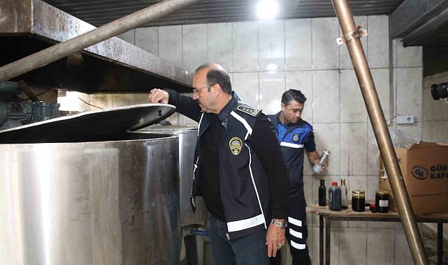 Alanya'da merdiven altı kuru meyve ve pekmez imalathanesi mühürlendi