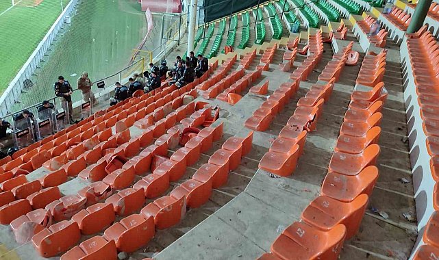 Alanyaspor, Antalyaspor taraftarının stada verdiği zarar için TFF' ye başvuruda bulundu