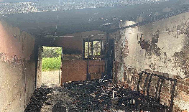 Alaşehir'de ev yangını: 1 yaralı